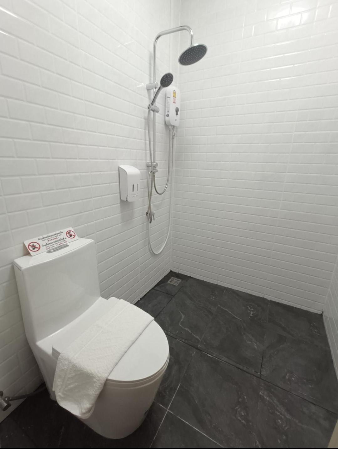 Wora Home Huahin Bagian luar foto